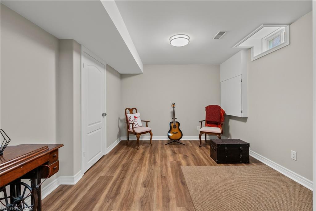 282 Winterberry Boulevard Property Photo 37