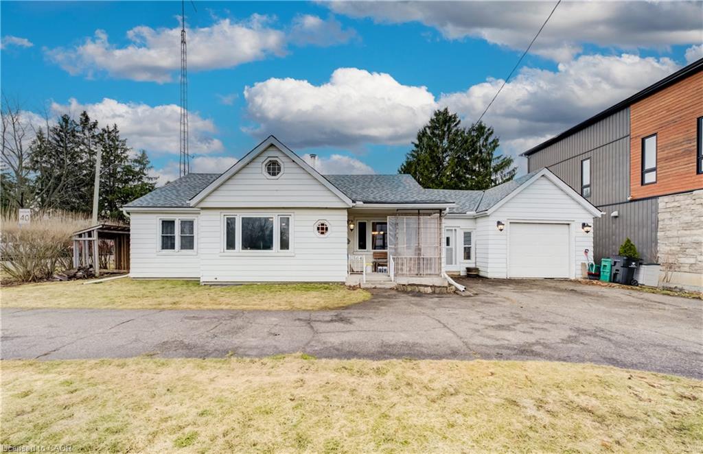 1864 Coronation Boulevard Property Photo 1