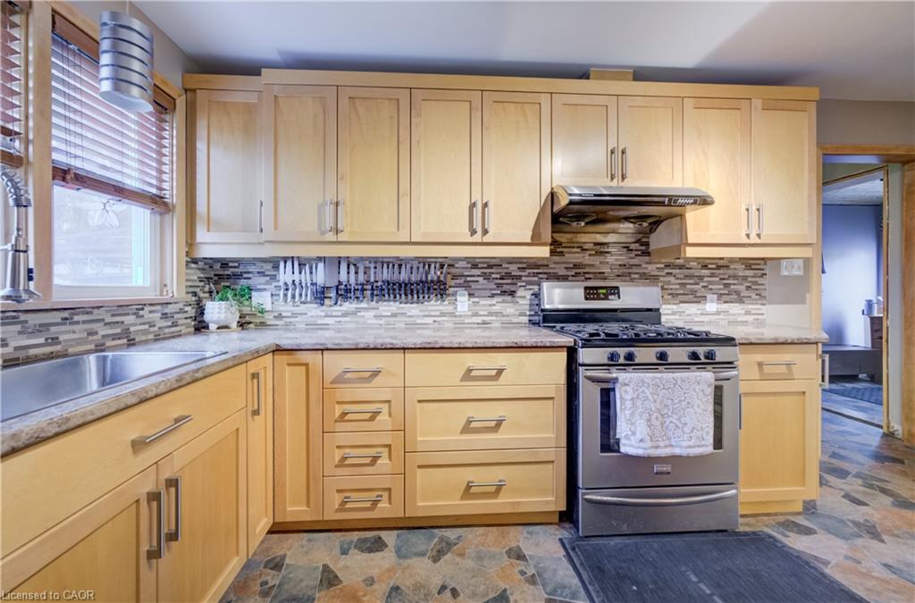1864 Coronation Boulevard Property Photo 8