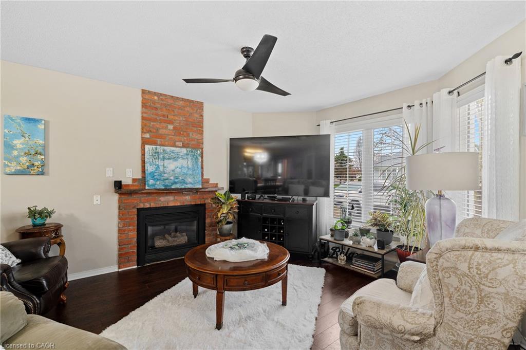 21 Long Point Boulevard Property Photo 4