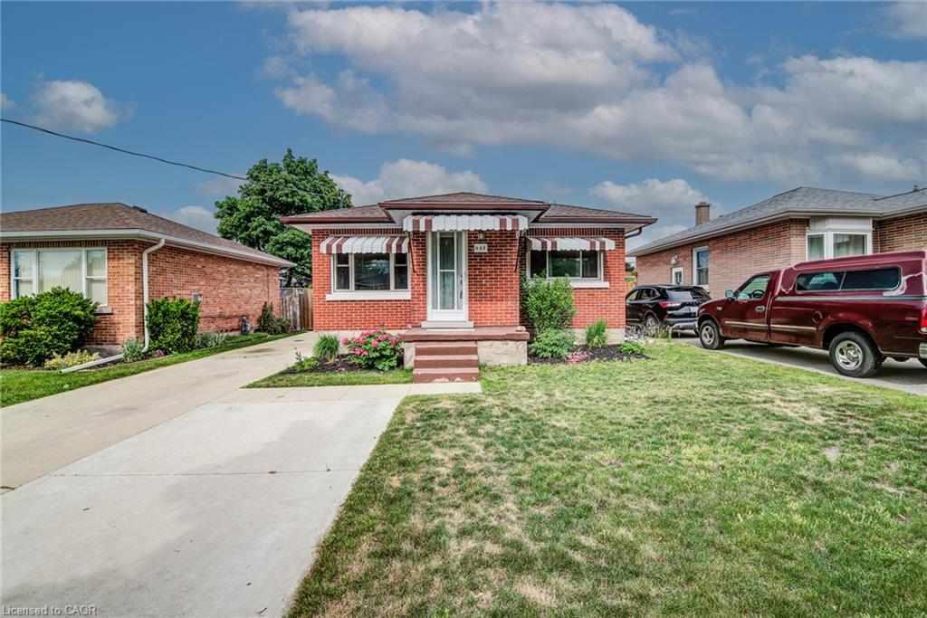 468 Highland Road E Property Photo 2