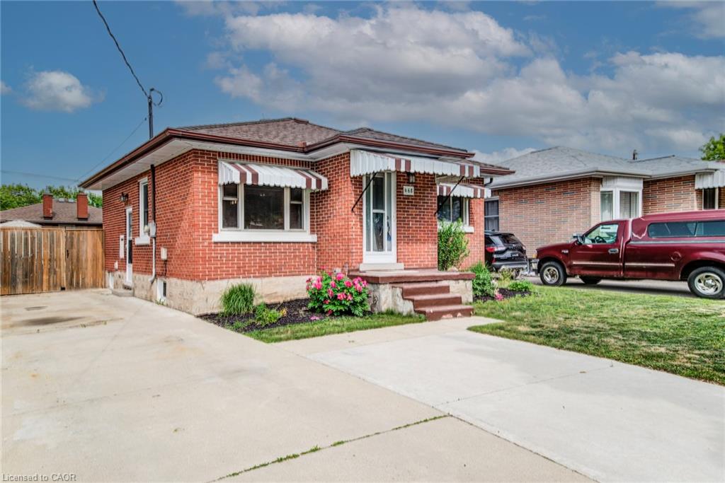 468 Highland Road E Property Photo 3