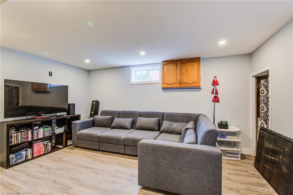 468 Highland Road E Property Photo 19