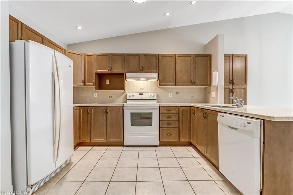 15-19 Hanlon Place Property Photo 3