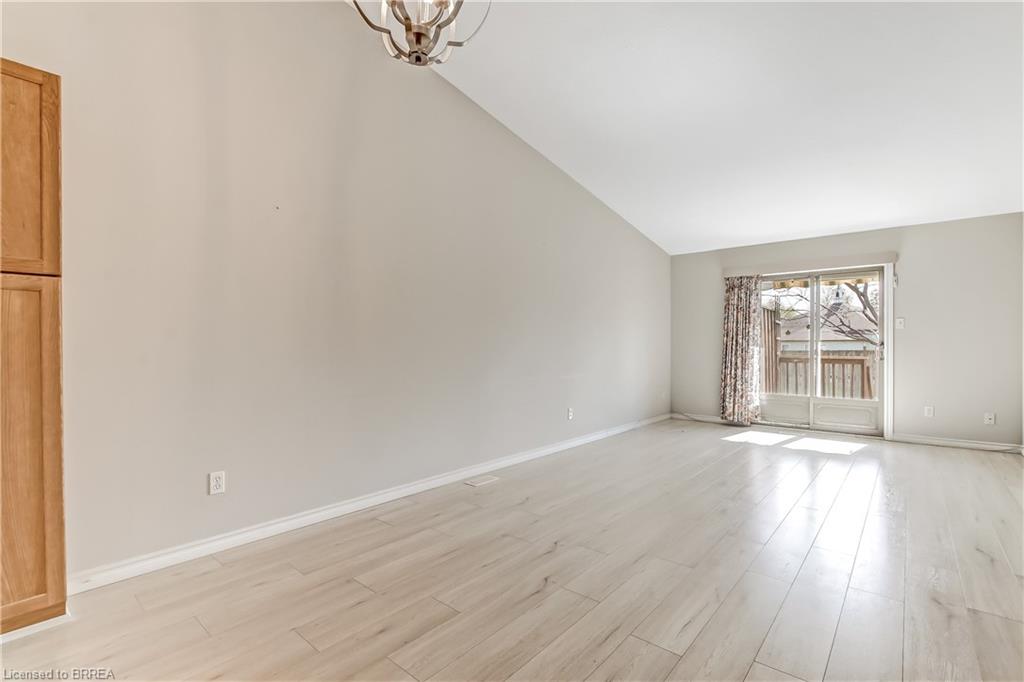 15-19 Hanlon Place Property Photo 6