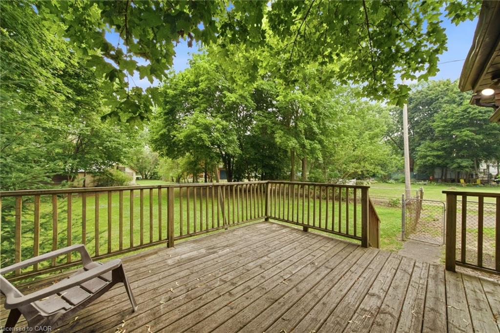 211 Canborough Street Property Photo 3