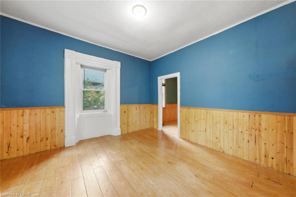 211 Canborough Street Property Photo 11