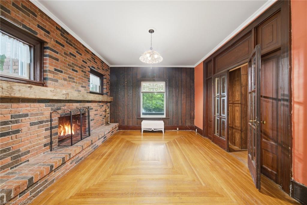 211 Canborough Street Property Photo 12