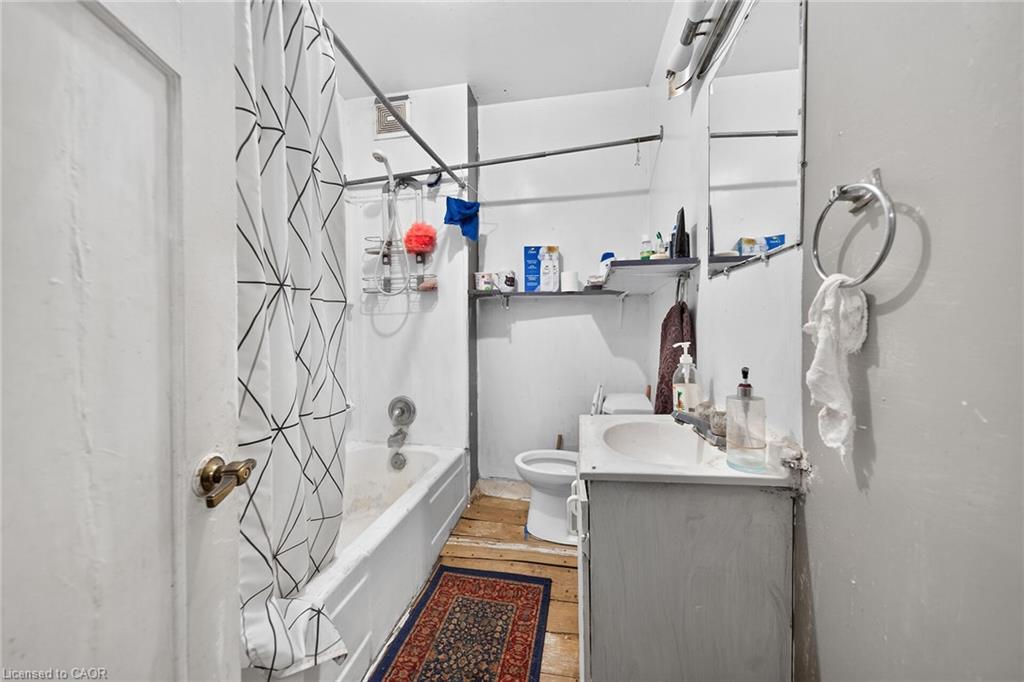817 King Street E Property Photo 12