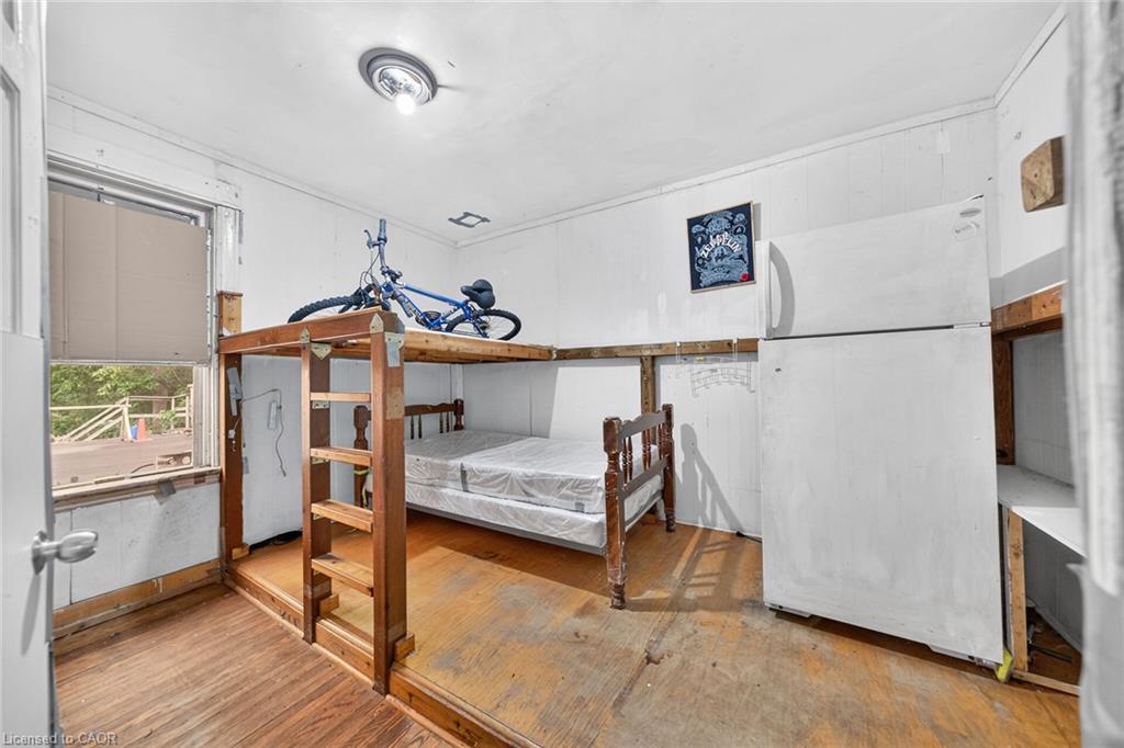 817 King Street E Property Photo 18