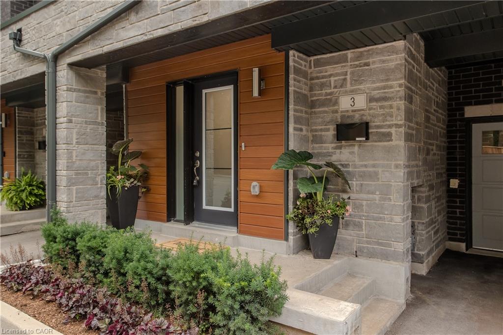 3-2071 Ghent Avenue Property Photo 1