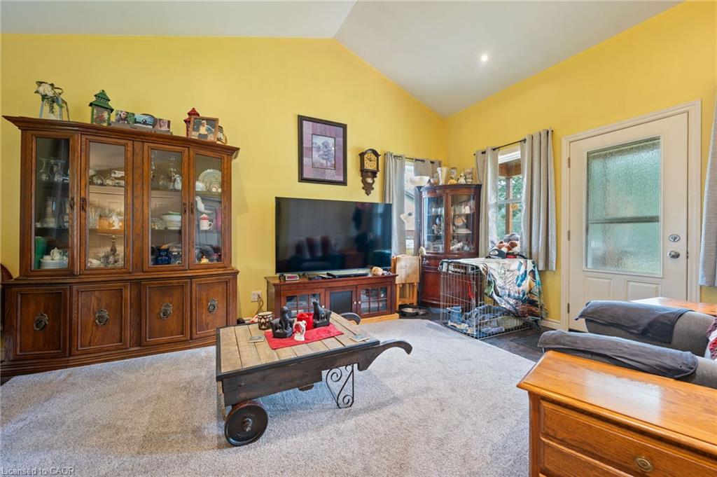 24 Lakeview Crescent Property Photo 6
