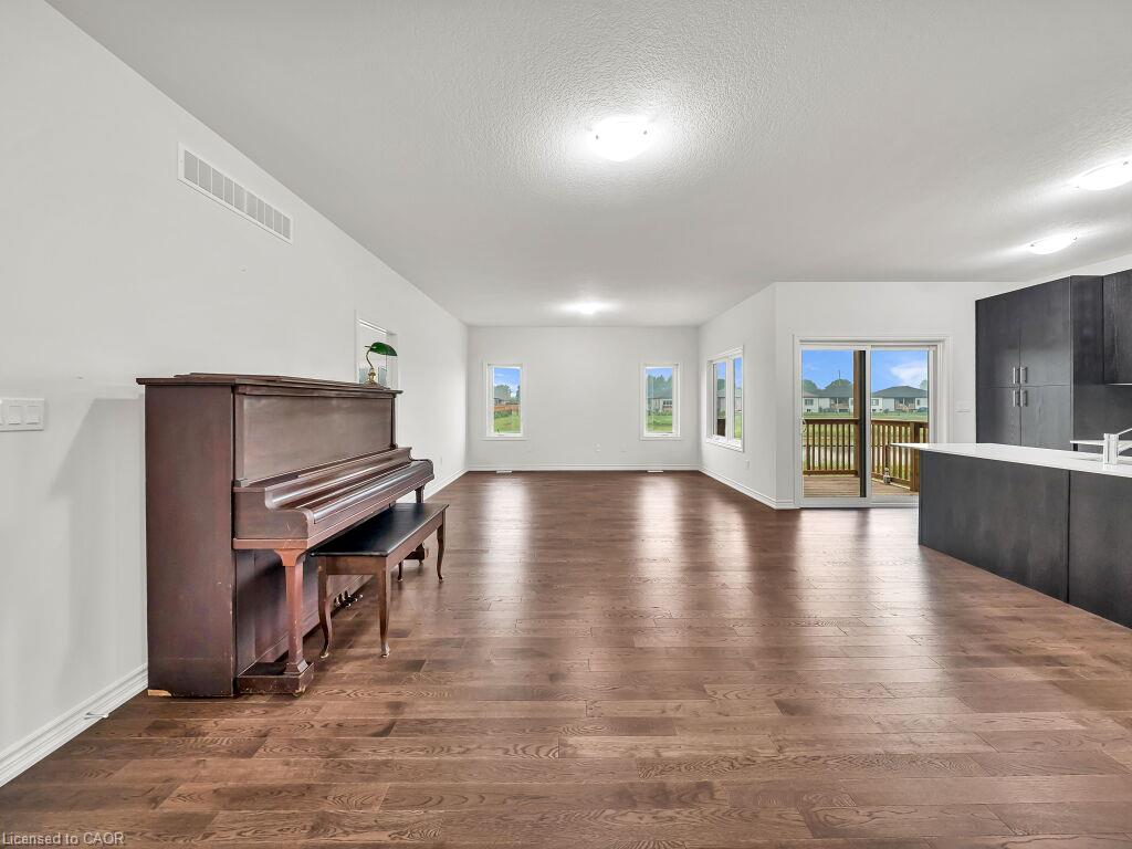 138 Saunders Street Property Photo 10