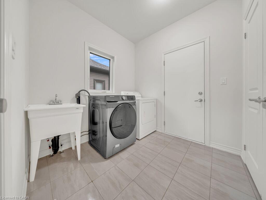 138 Saunders Street Property Photo 24