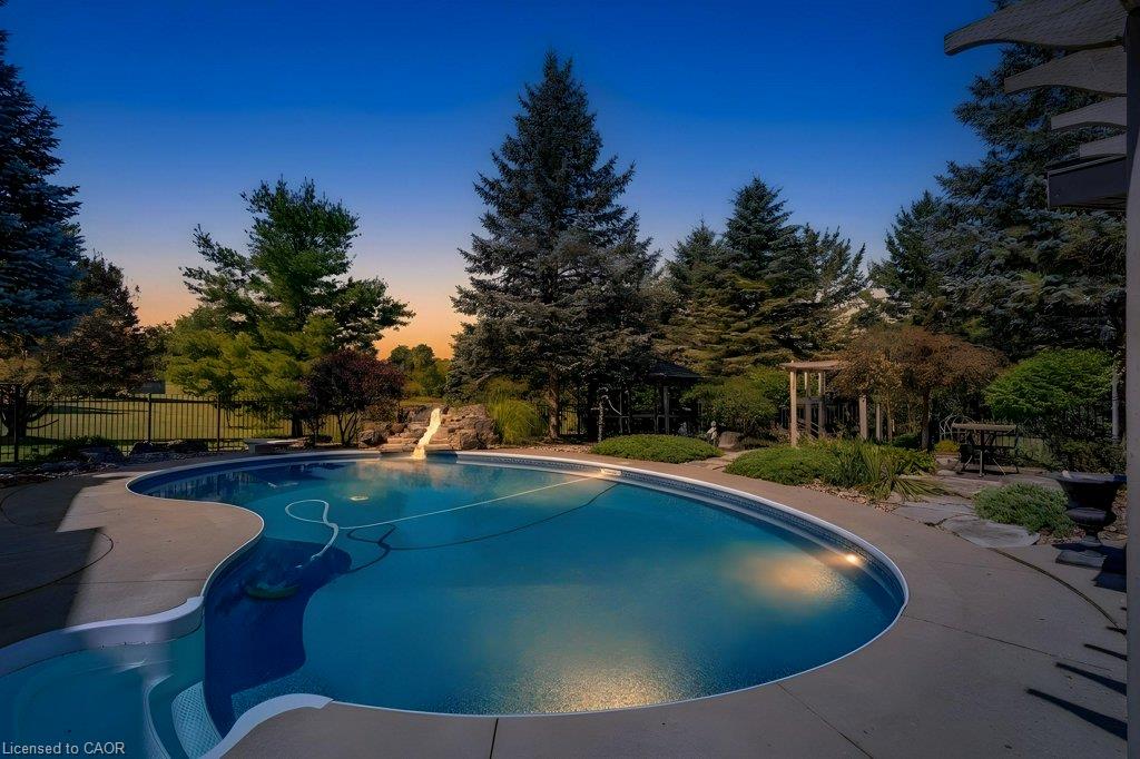 216 Red Maple Court Property Photo 42