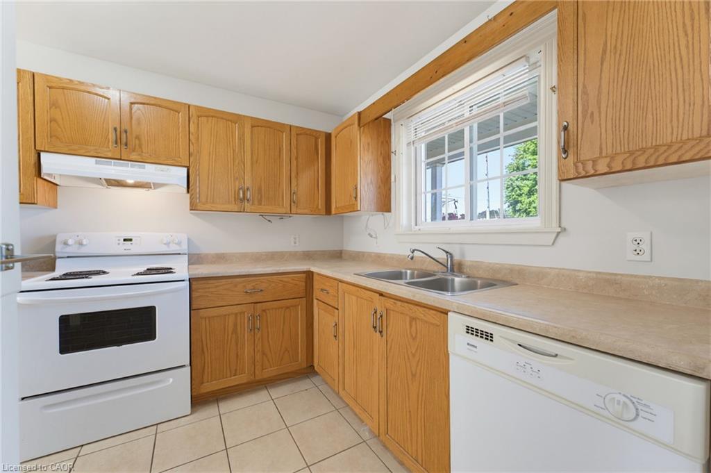 2-165 Mcdonald Street E Property Photo 5