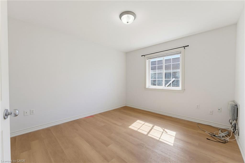 2-165 Mcdonald Street E Property Photo 12