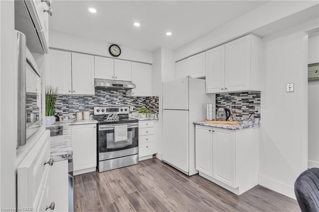425 Erinbrook Drive Property Photo 13