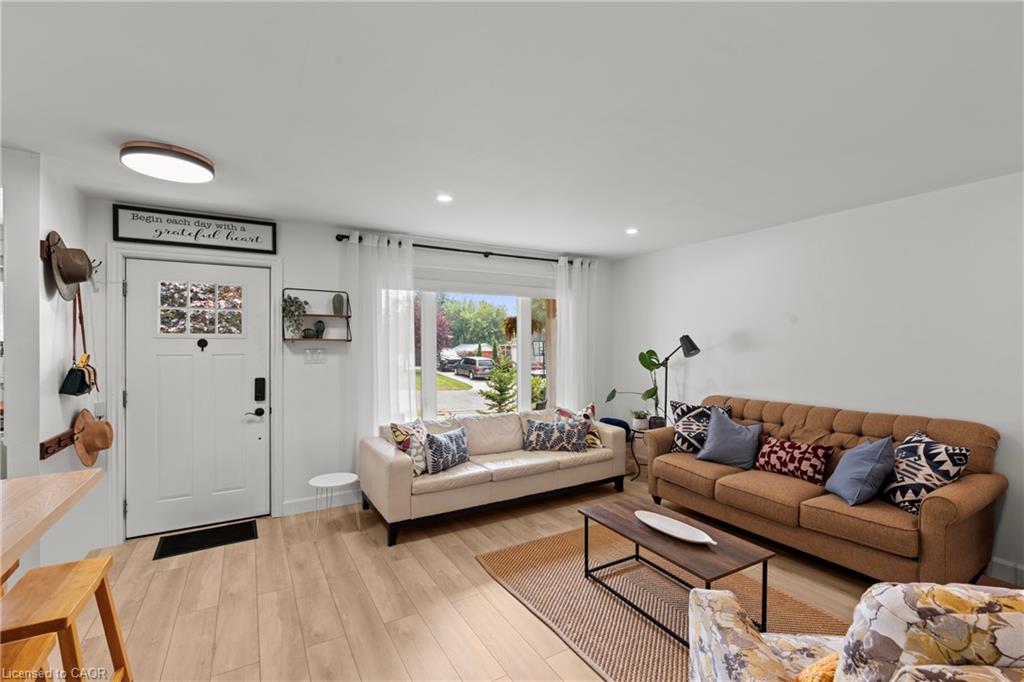 187 Dufferin Street Property Photo 4