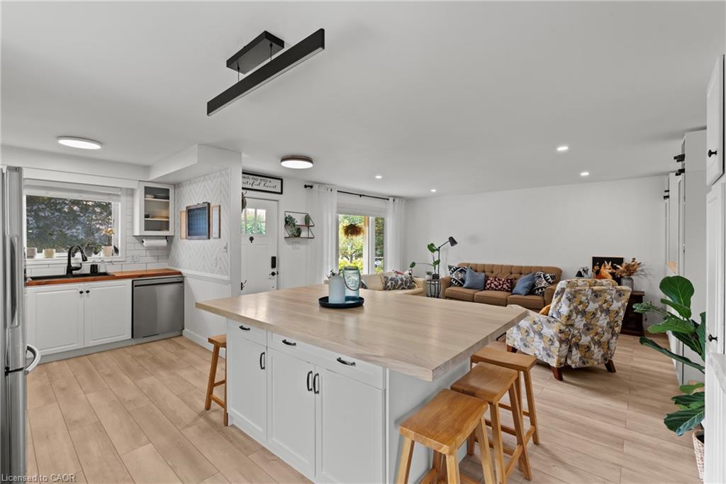187 Dufferin Street Property Photo 10