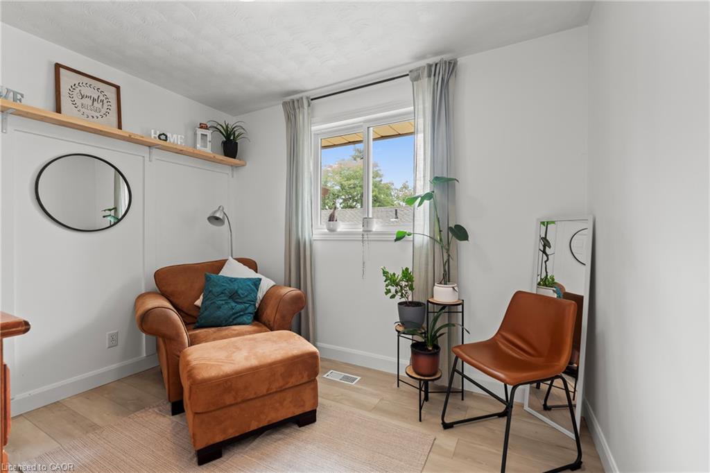 187 Dufferin Street Property Photo 13