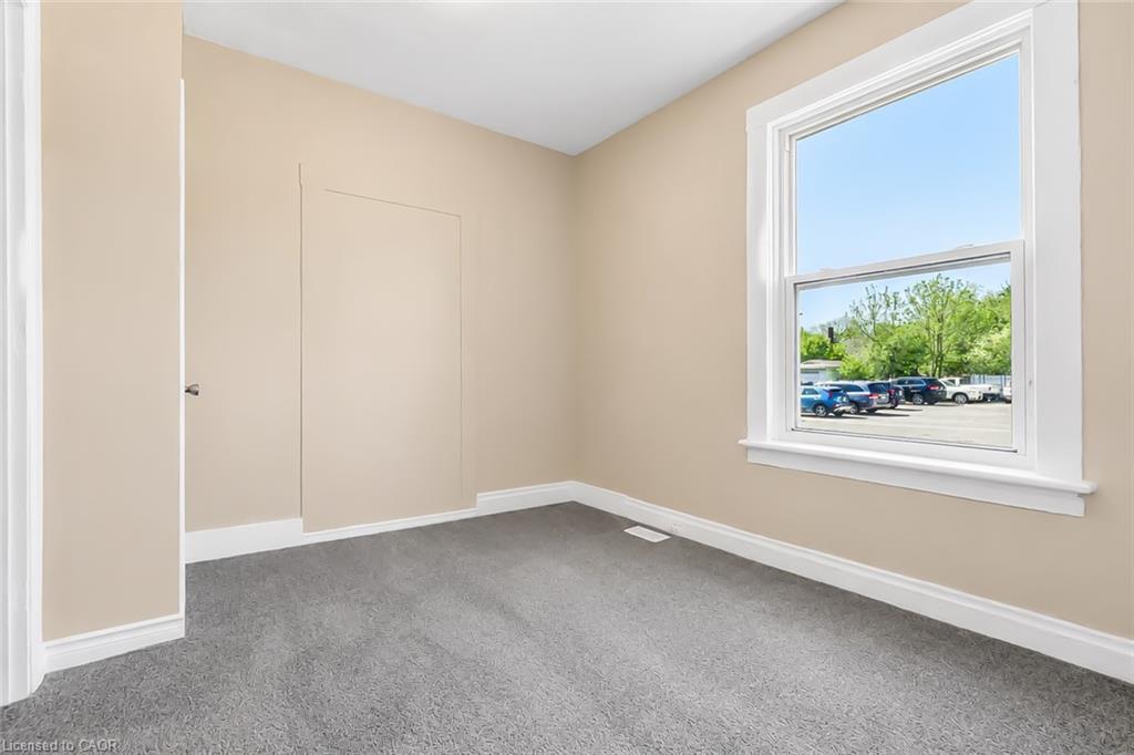 93 Lancaster Street W Property Photo 9