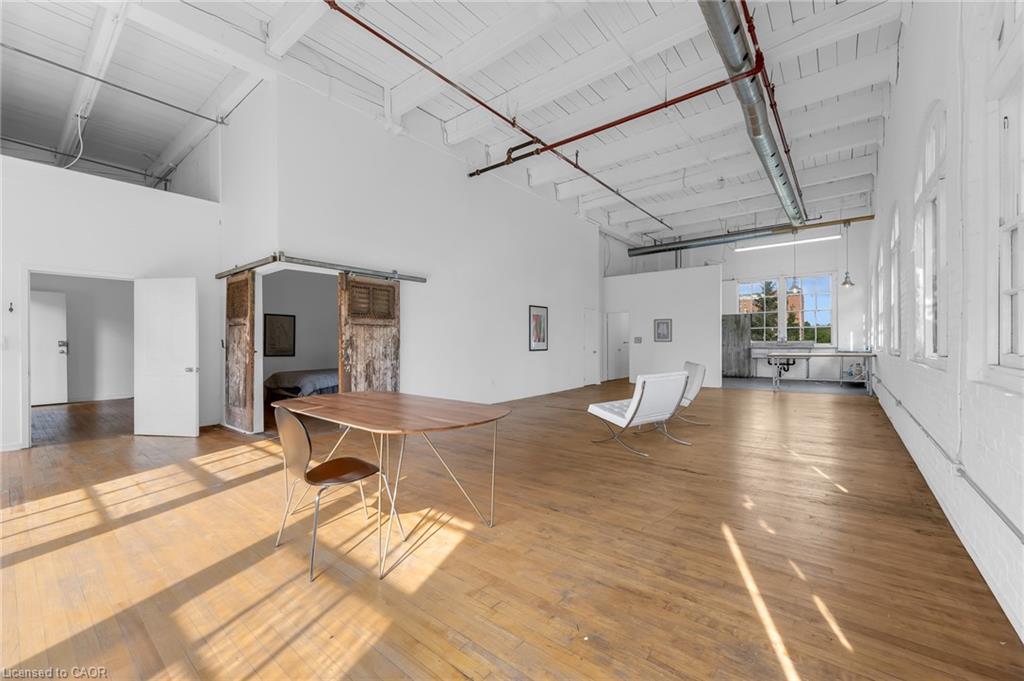 468 Cumberland Avenue Property Photo 4