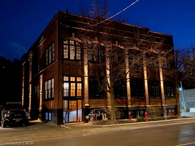 468 Cumberland Avenue Property Photo 9