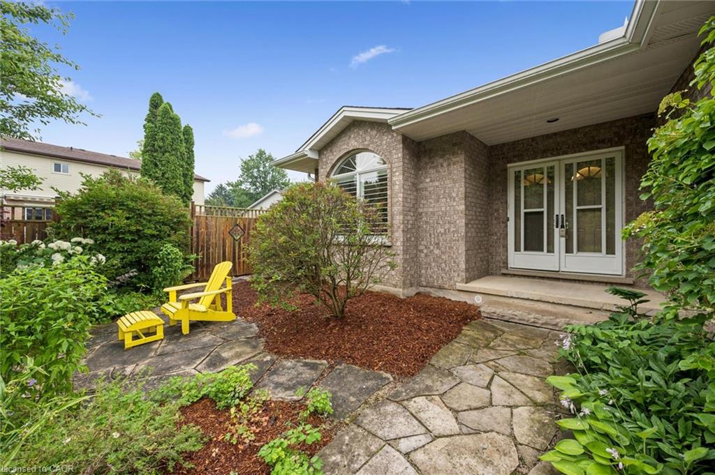 353 Twinflower Crescent Property Photo 3