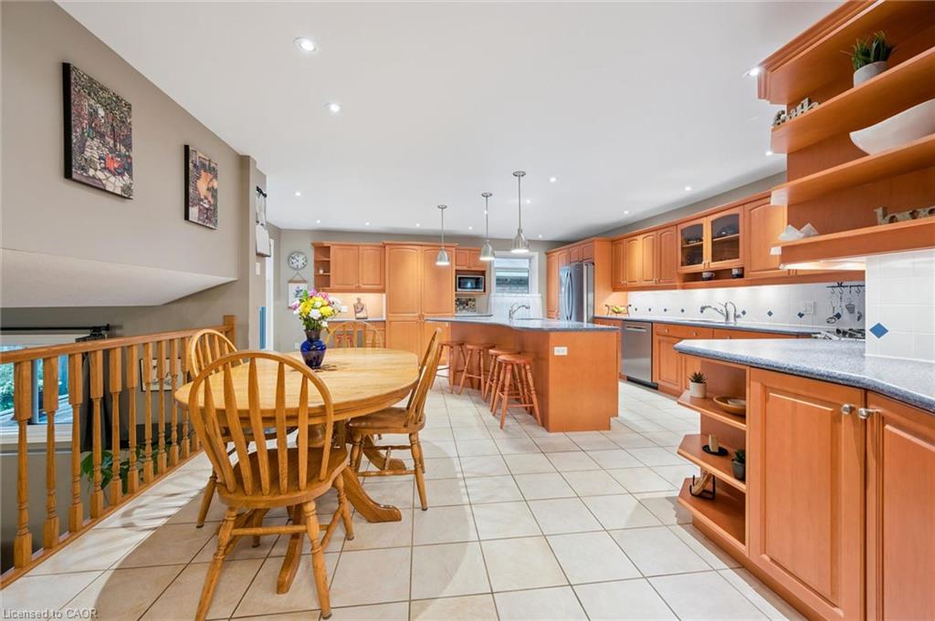 353 Twinflower Crescent Property Photo 11