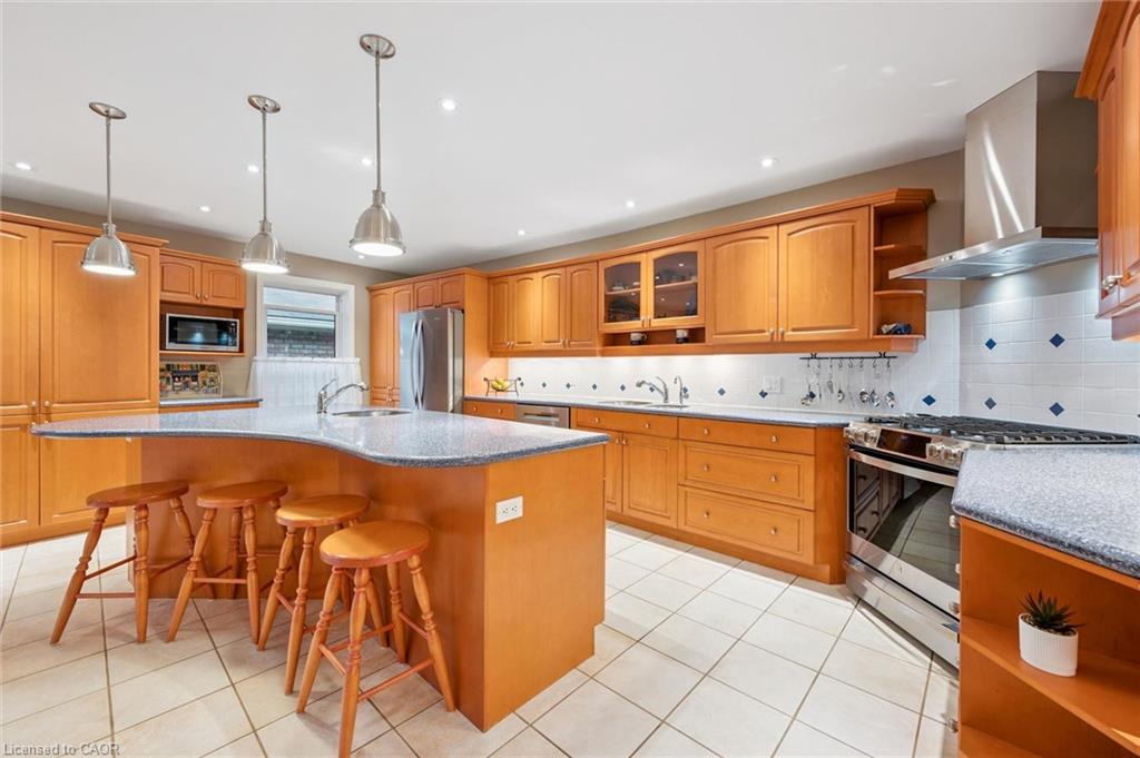 353 Twinflower Crescent Property Photo 12