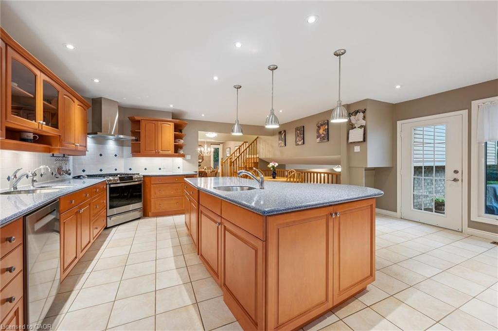 353 Twinflower Crescent Property Photo 14