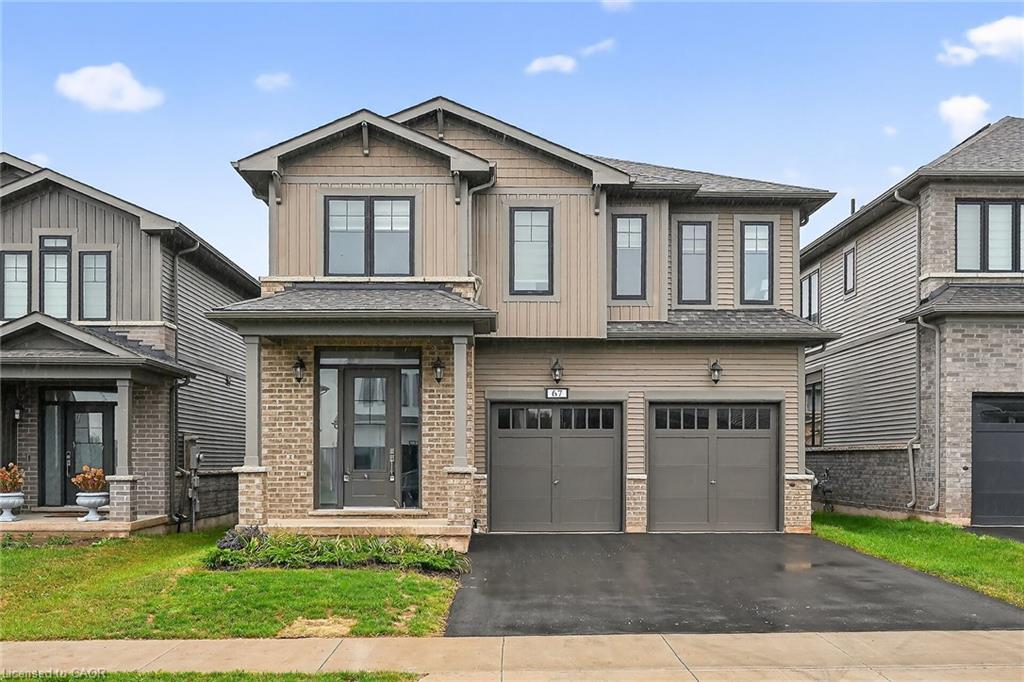 67 Starfire Crescent Property Photo 1