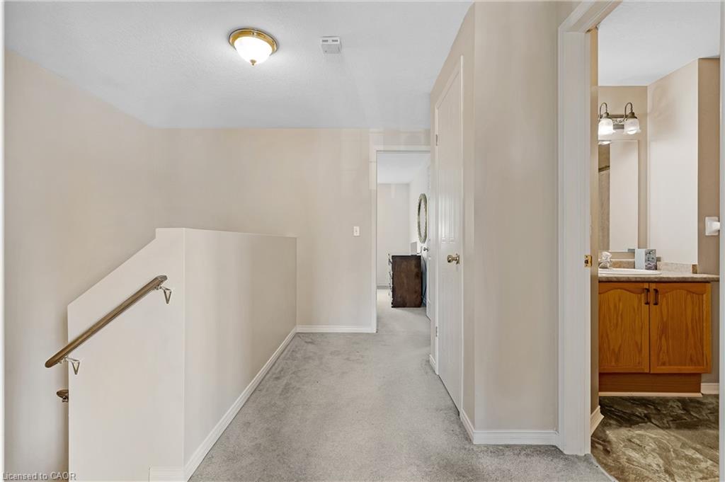 102 Chateau Crescent Property Photo 15