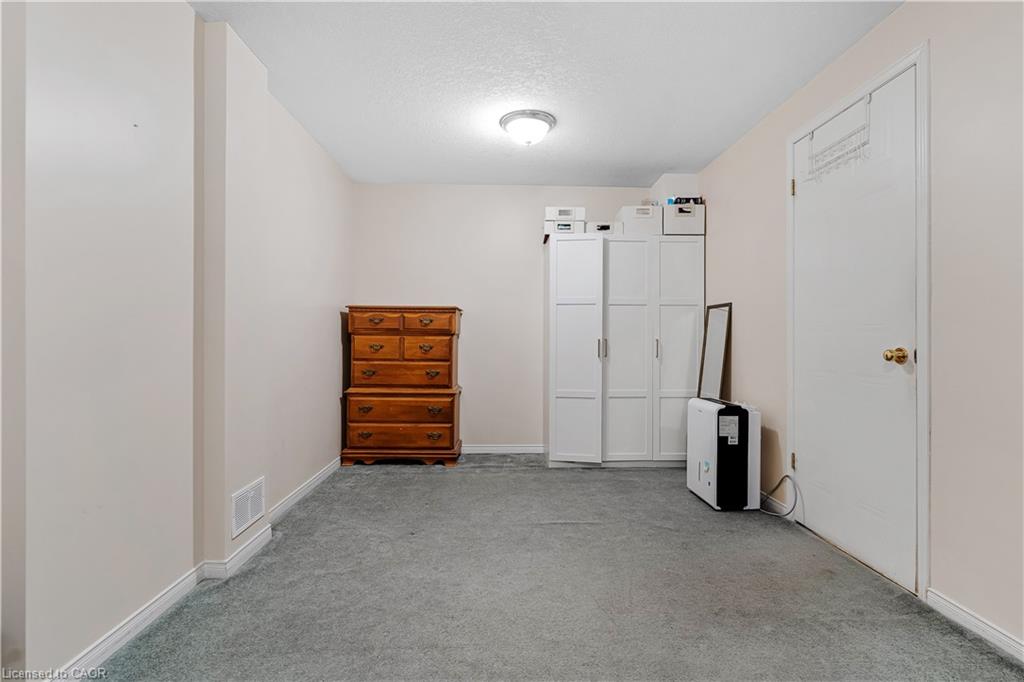 102 Chateau Crescent Property Photo 23