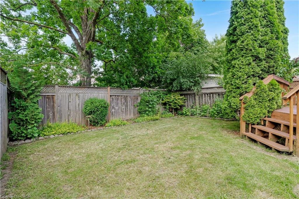 102 Chateau Crescent Property Photo 32