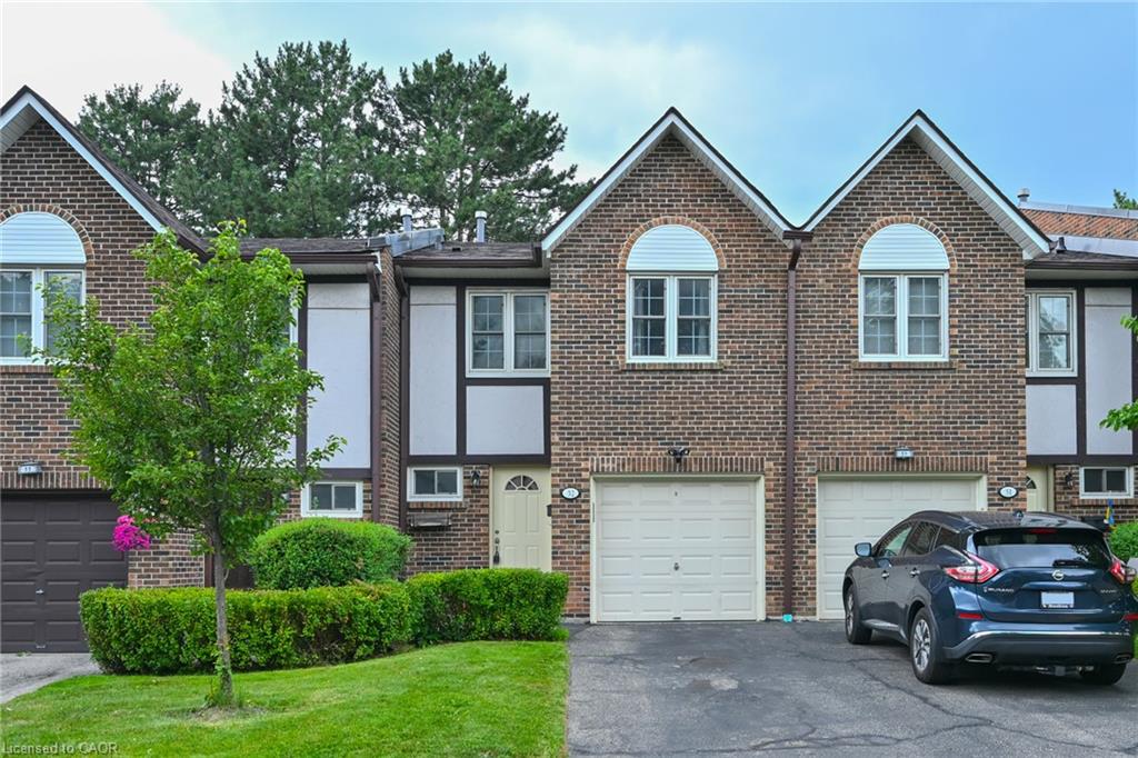 32-2120 Rathburn Road E