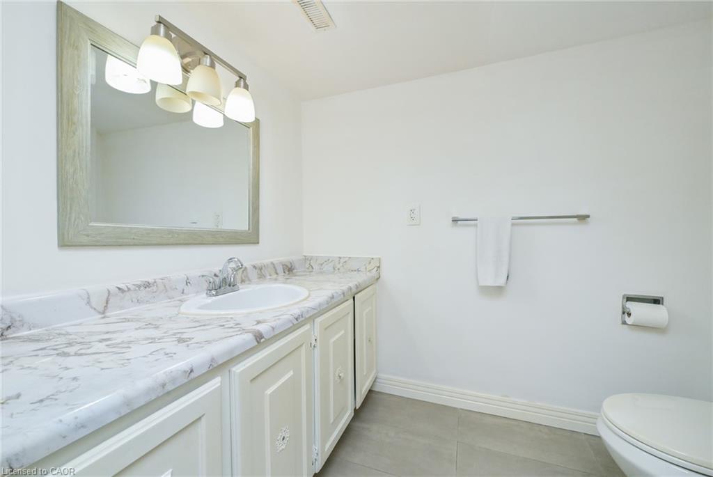 32-2120 Rathburn Road E Property Photo 23