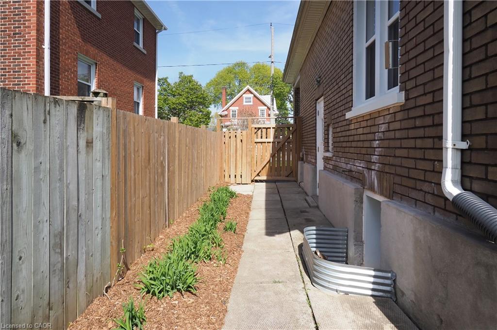 123 Samuel Street Property Photo 25