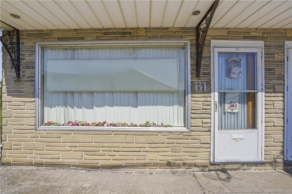 61 Niagara Street Property Photo 4