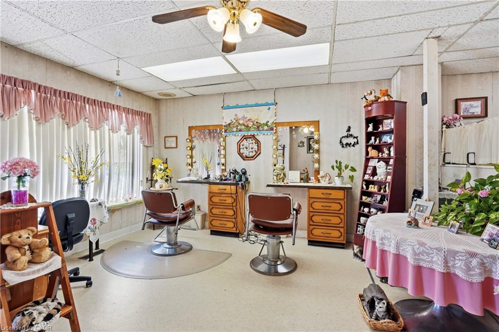 61 Niagara Street Property Photo 8