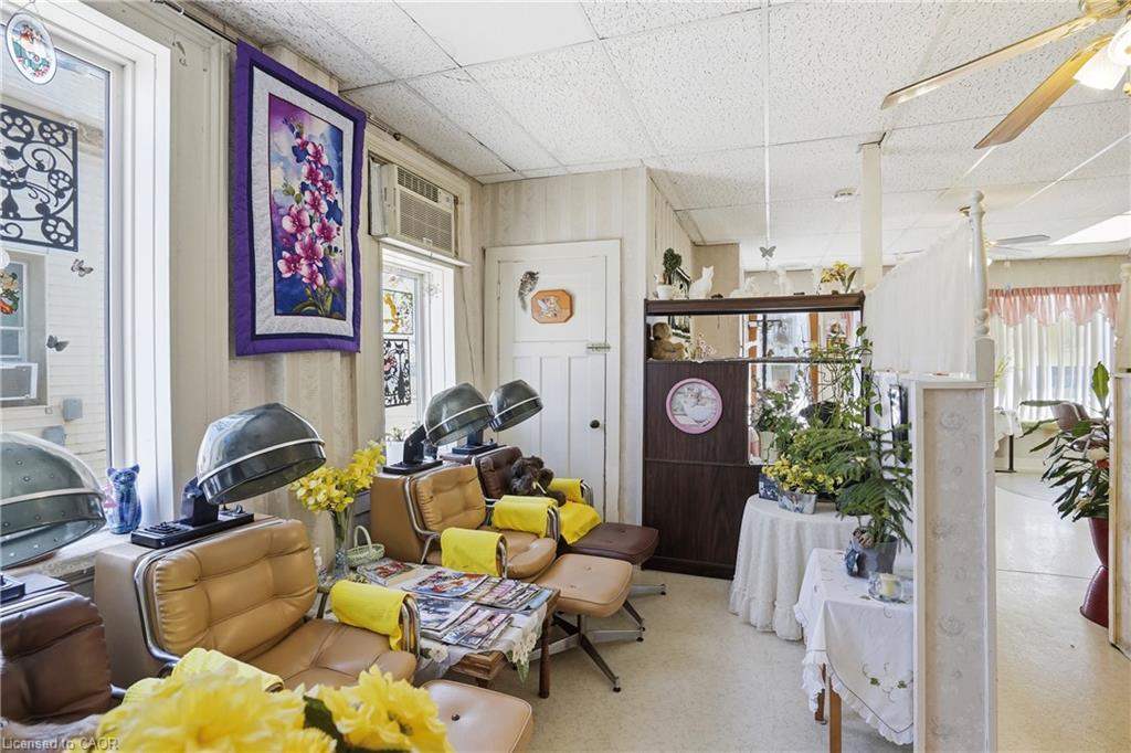 61 Niagara Street Property Photo 12