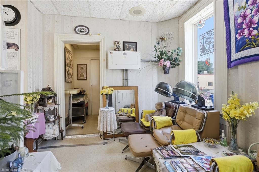 61 Niagara Street Property Photo 13