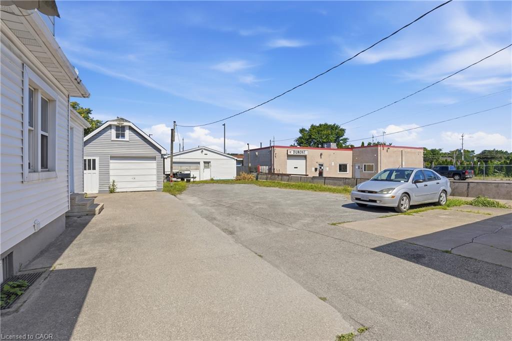 61 Niagara Street Property Photo 20