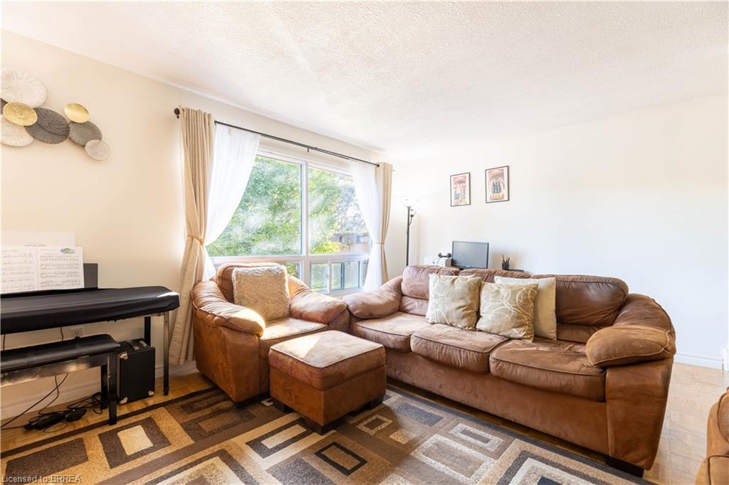 E5-500 Stone Church Road W Property Photo 9