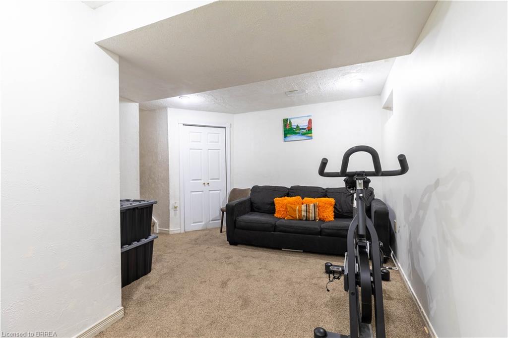 E5-500 Stone Church Road W Property Photo 17