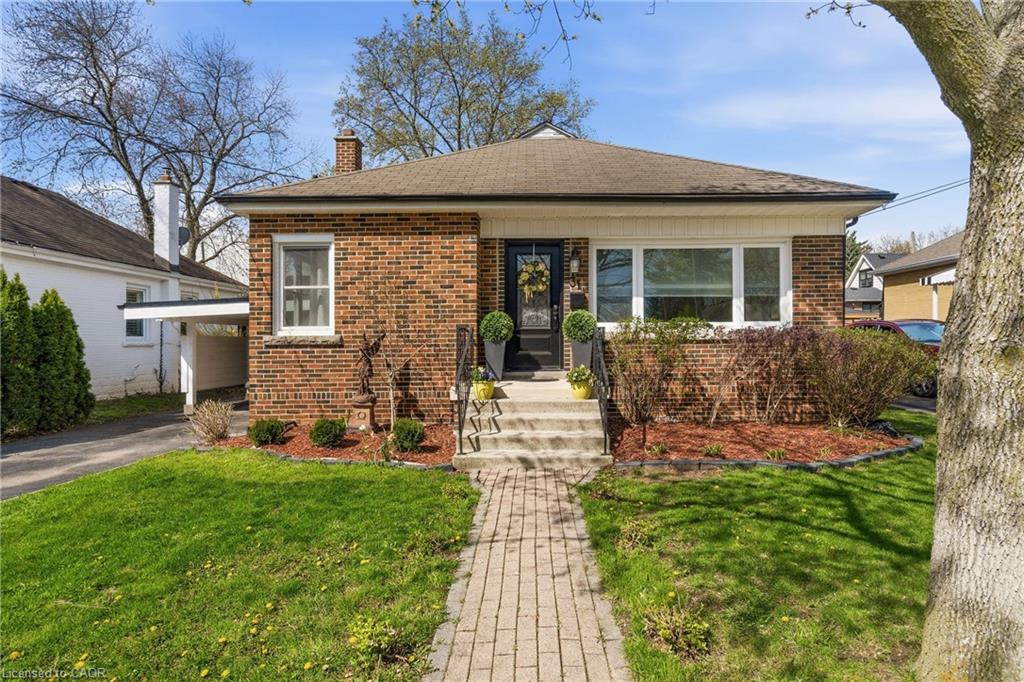 31 Cameron Avenue Property Photo 1