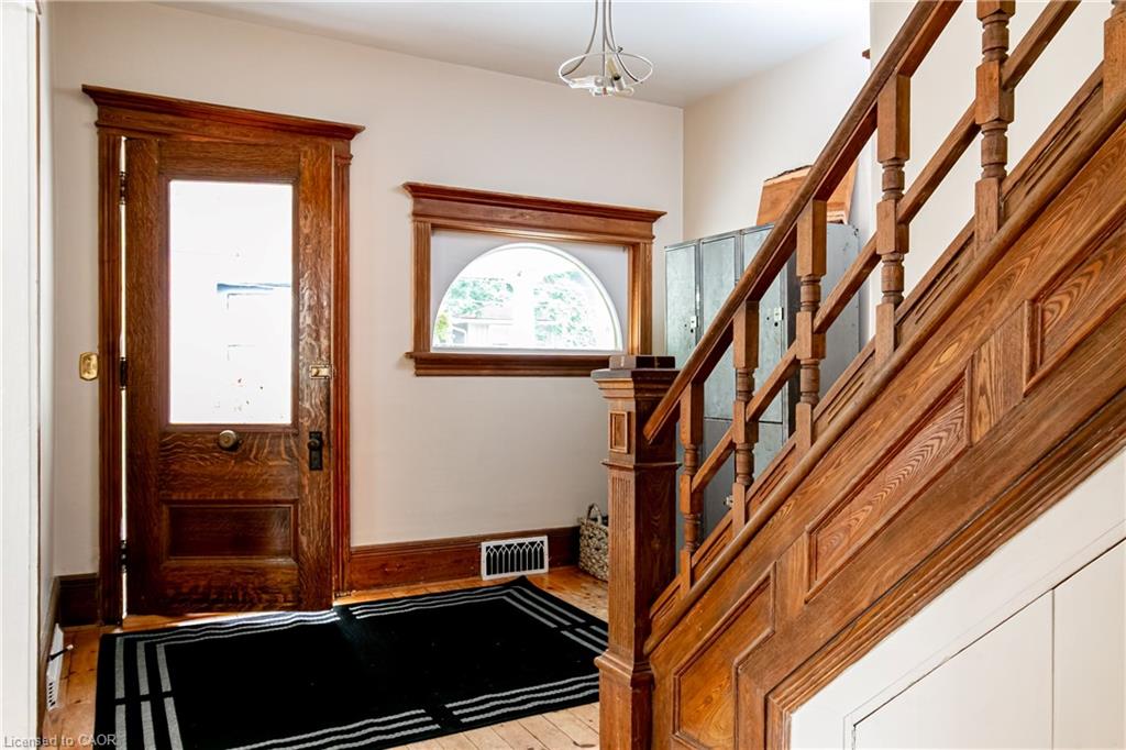 90 Victoria Street Property Photo 4