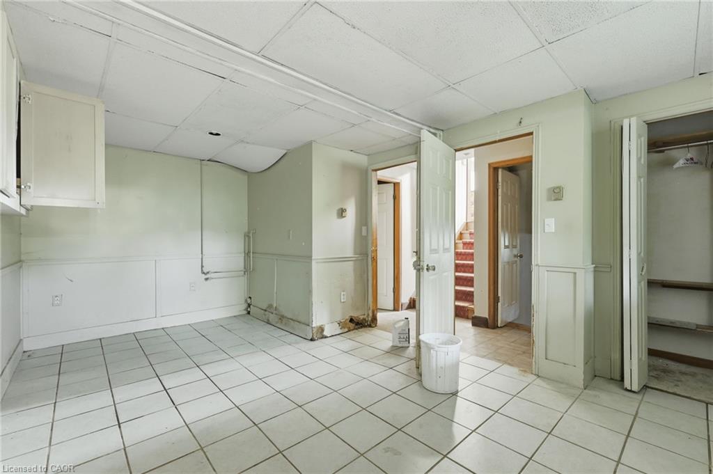 8 Jakeman Street Property Photo 29