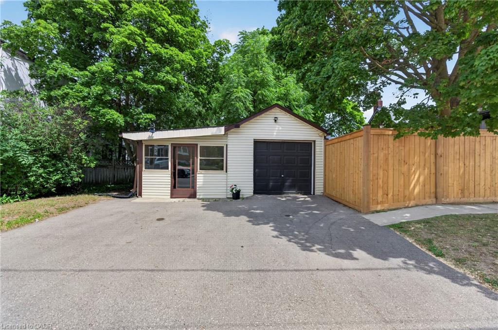 155 Lancaster Street W Property Photo 5